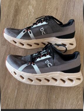 Mens On Cloud  Cloud Surfer MAX